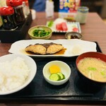 さくら食堂 - ブリ照り焼き定食