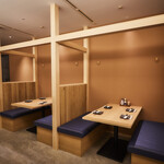 博多海鮮 つまむ。 - ボックスタイプのソファー席