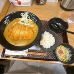 愛笑 - カレーうどん 850円
トッピング　カツ 300円
白ご飯 100円