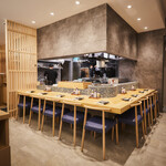 博多海鮮 つまむ。 - カウンター席