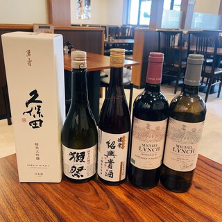 バリエーション豊かな本場のドリンク。飲み放題も必見