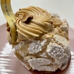 Patisserie gramme - ムラング・シャンティ キャラメル・サレ（650円）