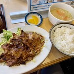 さんご - 豚の生姜焼きと豚汁定食