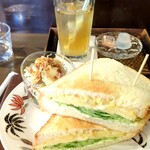 Yotsuba Kafe - サンドイッチとドリンクのセットで1050円