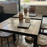 カリガリ - テーブル席