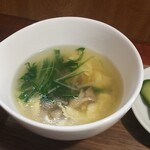 キッチン ブルー グローブ - 卵も茸のスープ