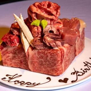 特別な日におすすめの「肉ケーキ」※公式HPにてネット予約受付