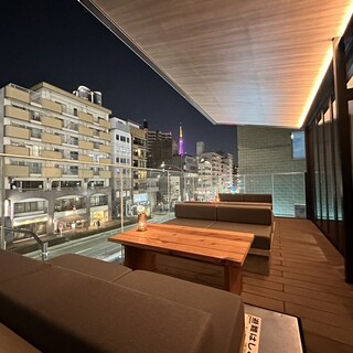 ◆夜景を独占するテラス席東京タワーを眺める贅沢。喫煙可