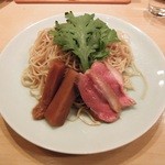 【再訪】鴨つけそばは麺に具がのっています