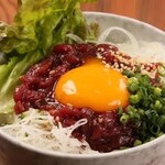 大衆酒場百萬馬力 - さくらユッケ丼