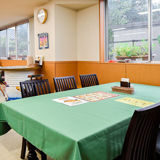 A space that can be used for everything from solo meals to banquets.