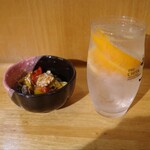 ひな鳥 そのだ - レモンサワーとお通し