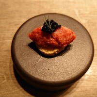 USHIGORO S. GINZA - キャビアと和牛の燻製タルタル