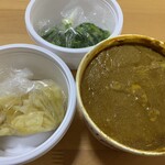 サンマルコ - 蓋を開けたところ
            カレーソースはたっぷり入っています