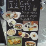 BistroCafe 712 - お店の看板　おいしそうな写真が食欲をそそります