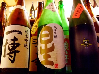 h Gyare Rakuza - 滋賀の地酒を中心に10～12種。