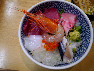 海鮮丼の駅前 - 海鮮丼（480円）