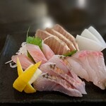 えいこ鮮魚店 - お刺身盛合せ初回税込500円·2回目以降税込800円