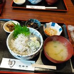 喜食家 - 生しらすと釜揚げしらすの二色丼
