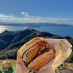 あわじ島バーガー 淡路島オニオンキッチン - 淡路島オニオンビーフバーガー¥850