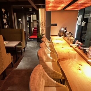 カウンター席6名