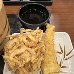 Marugame Seimen - 今日は揚げたての天ぷら。ラッキー✨