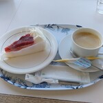 Mihonoseki toudai byuffe - ケーキセット (イチゴのケーキ)