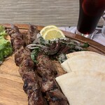 アラブ料理専門店 七つの丘 SEVEN HILLS - ラム肉のBBQ、アラブパン。
