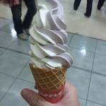 レ ディ ローマ プラス - ソフトクリーム・北海道ミルク、ぶどうミルク　ミックス