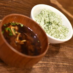 Katsukichi - 定食共通の『赤出汁と青じそご飯』