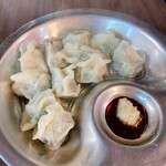 鴻記牛肉麺水餃 - 