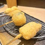 串揚げ 和が家 - 春菊（左）　子持ち昆布！！