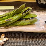 季節料理 薗 - 空豆の丸焼き