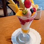 Mizunobu Fruit Parlor Labo - プレミアムフルーツパフェ 2,500円