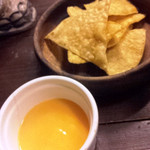 ナパーム - タコスセットのナチョス+チーズ