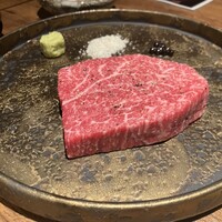 和牛とタン 焼肉 とみ 新橋本店 - 