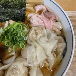 Ramen Tei Hinariryuuou - ワンタンはトッピングで追加