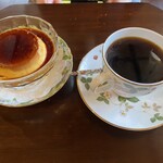 Uchi coffee - ブラジル嫌気性〝浅煎り“(¥650)と昔懐かしい固めのプリン(¥500)