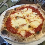 Caro Bosco - ピザ　にんにくとアンチョビのトマトソース
