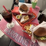 CAROLINE DINER - 