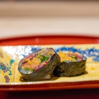 肉屋 田中 - 2024.4 海苔巻き（純但馬系特産松阪牛56ヶ月、鮃昆布〆、カラスミ）本わさび添え