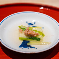 肉屋 田中 - 2024.4 ウルイのお浸し 梅味噌乗せ