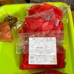 241143934 - 杉箸在来種赤蕪のアカカンバ甘酢漬け　ちらし寿司用千切りと輪切りを一つずつ購入