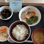 Kshoppugaden - 昼ごはんの焼き鮭定食です♪