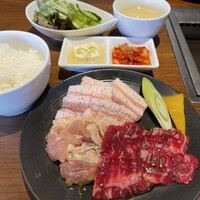 十勝ハーブ牛焼肉 MONMOM - 