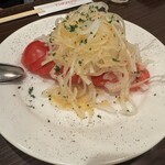 サングリア - トマトと玉葱のサラダ
