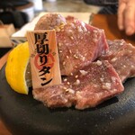 焼肉ホルモン大衆酒場 真 肉焼屋 - 