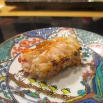 鮨旬美西川 - 車海老の頭の焼き物：特大車海老の頭の殻を取り除いて焼いてあります。 そのまま美味しく頂きます。