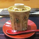 鮨旬美西川 - 梅の茶碗蒸し：お出汁が良く効いたプレーンの茶碗蒸しに、潰した梅干しがのった定番の一品です。シャキシャキ食感の 梅肉のお味が生きていますネ！