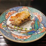 鮨旬美西川 - 車海老の頭の焼き物：特大車海老の頭の殻を取り除いて焼いてあります。 そのまま美味しく頂きます。